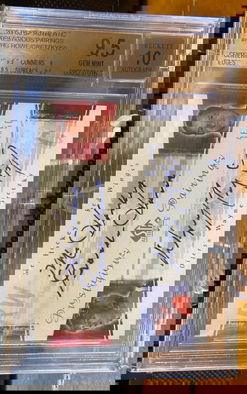 2005-06 SP Authentic Wayne Gretzky Gordie Howe On Card Auto /50! BGS 9.5/10