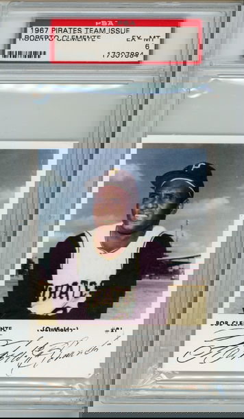 1967 Pittsburgh Pirates Team Issue Color Roberto Clemente PSA 6 EX-MT HOF