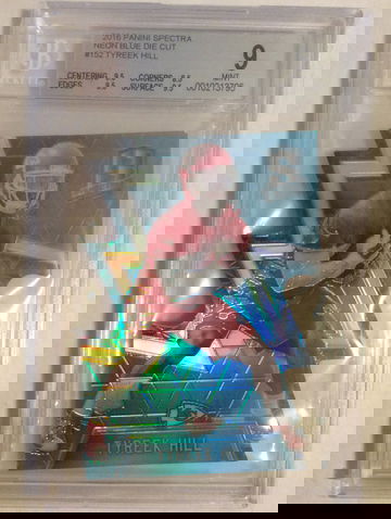 2016 Spectra Neon Blue Die Cut/35 #152 Tyreek Hill BGS 9 (POP 1)
