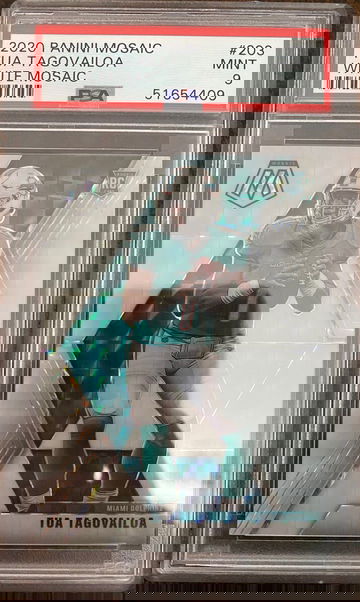 2020 Panini Mosaic Tua Tagovailoa White Mosaic /25