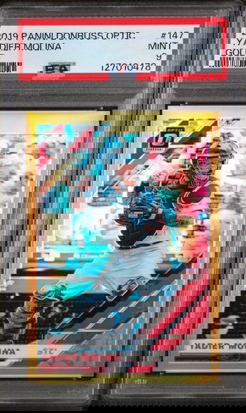 2019 Panini Donruss Optic Gold Yadier Molina #147 /10 PSA 9