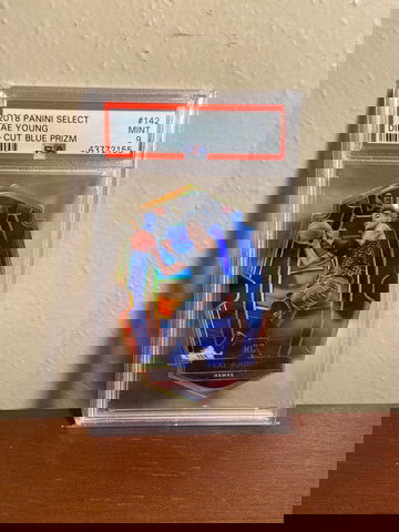 2018 Select Die Cut Blue Prizm Trae Young PSA 9 /249