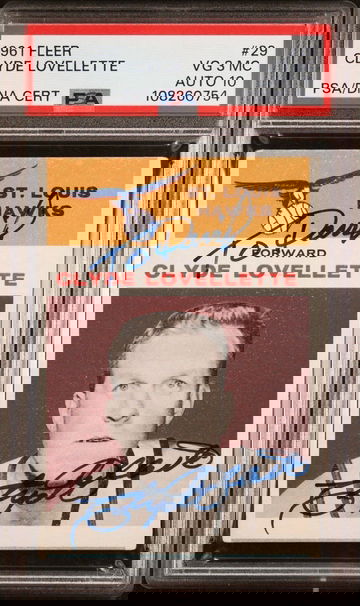 1961 Fleer #29 Clyde Lovellette HOF Auto / Signed - d.2016 - PSA 3/10 - LOW POP