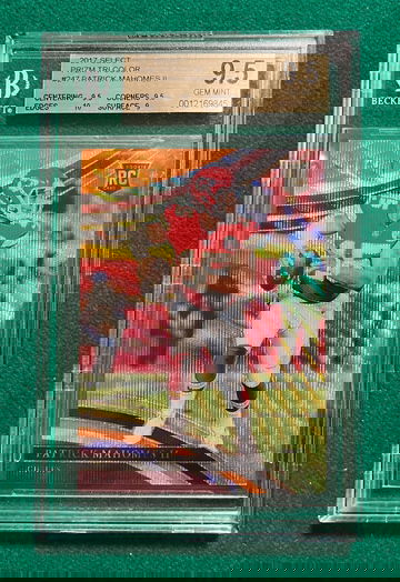 2017 Panini Select Patrick Mahomes II RC Tri-Color Prizm Field Level SP #247 39/99 BGS 9.5