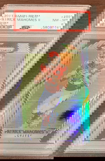 2017 Prizm Patrick Mahomes PSA 8