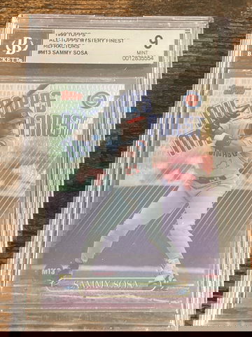 1999 TOPPS Sammy Sosa Mystery Refractor BGS 9