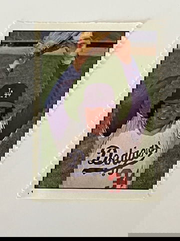 1982 Fernando Valenzuela Fleer Stamp #1 (NM-MT)