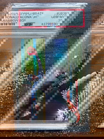 2018 Topps Update US252 Ronald Acuna Jr. RC Rainbow Foil PSA 10