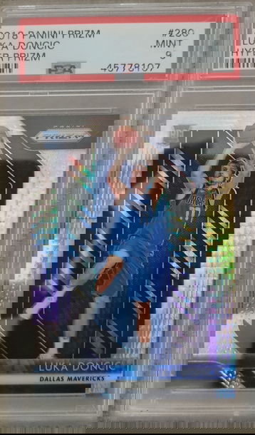 2018 PANINI PRIZM LUKA DONCIC HYPER PRIZM (SCRATCH RIGHT SIDE OF CASE)