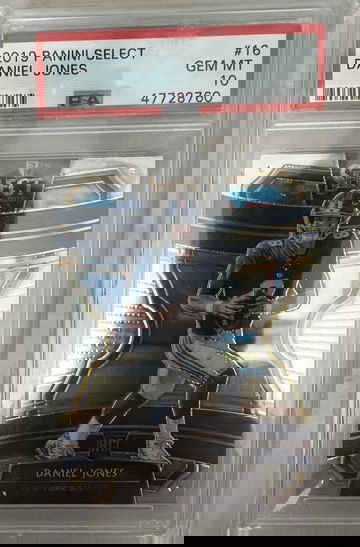 2019 Select Daniel Jones RC #16 Concourse Level PSA 10