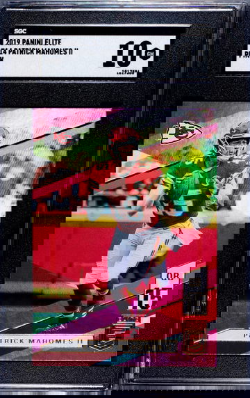 2019 Elite  Pink #14 Patrick Mahomes II SGC 10 GEM MT