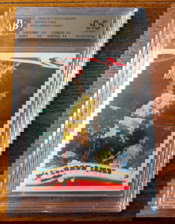 2005-06 Topps Chrome LeBron James Refractor BGS 9.5 Quad