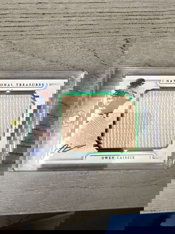 OWEN CASSIE AUTO RELIC /5!!