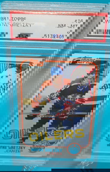 1981 Topps Hockey #16 Wayne Gretzky PSA 8