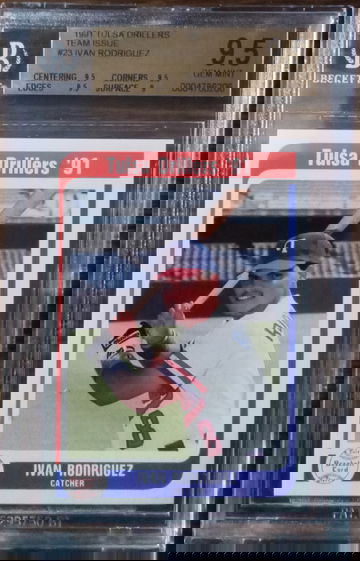 1991 Tulsa Drillers Team Issue #23 Ivan Rodriguez HOF Pre-Rookie BGS GEM MT 9.5