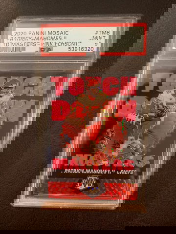 2020 Mosaic Touchdown Masters Pink fluorescent /10 Patrick Mahomes PSA 9 Mint
