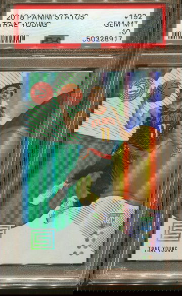 2018-19 Panini Status Blue Trae Young Rookie #192 Atlanta Hawks PSA 10