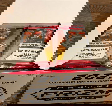 2021 Panini Draft Picks Collegiate Football 12 cello pack box not sealed