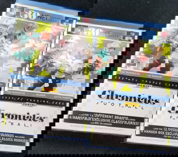 2 Panini Chronicle Hangers football 