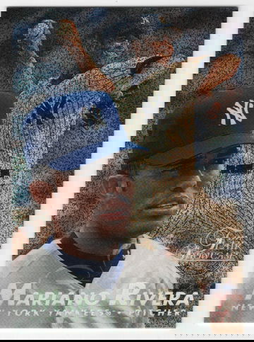 1997 FLAIR SHOWCASE ROW 0 MARIANO RIVERA # 142 HOF