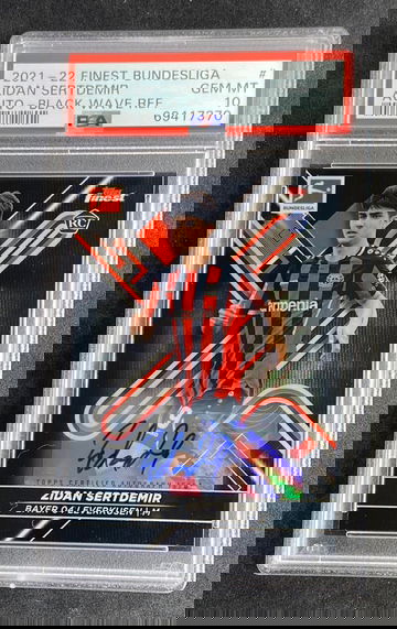 2021-2022 Topps Finest Bundesliga # Zidan Sertdemir Autograph-Black Wave Refractor 002/150 PSA 10