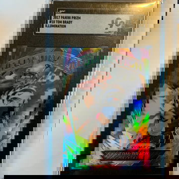 Tom Brady 2017 Panini Prizm Illumination SGC 9
