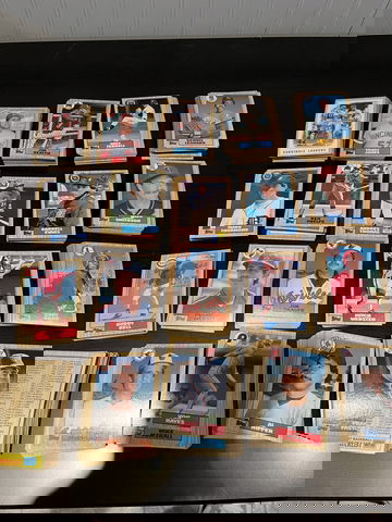 1987 Topps Baseball Near Complete Set 626/792 No Duplicates