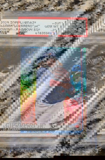 2019 Topps Update VLADIMIR GUERRERO JR #US1 RC Rainbow Foil - PSA 10