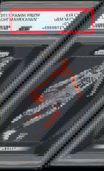 2017 Panini Prizm Lauri Markkanen PSA 10