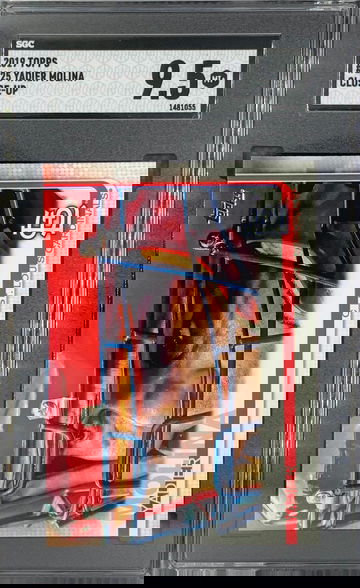 2019 Topps Yadier Molina SP Close Up SGC 9.5