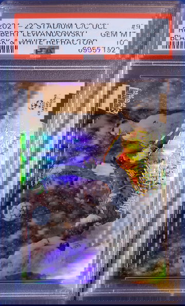 2022 Stadium Club Chrome UCL #9 Robert Lewandowski Black & White Refractor #294/299 PSA 10