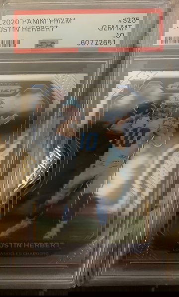 2020 Panini Prizm Justin Herbert Base Prizm PSA 10