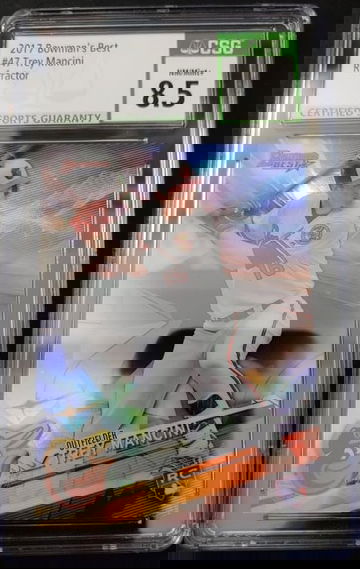 2017 Bowman's Best Trey Mancini RC Refractor CSG 8.5 NM/Mint